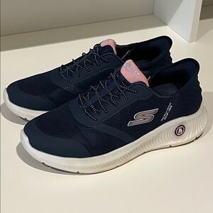 Skechers Women's Navy and Pink Sneakers Slip-Ins hyper burst